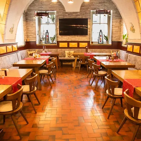 فندق Brauhaus Zu موراو