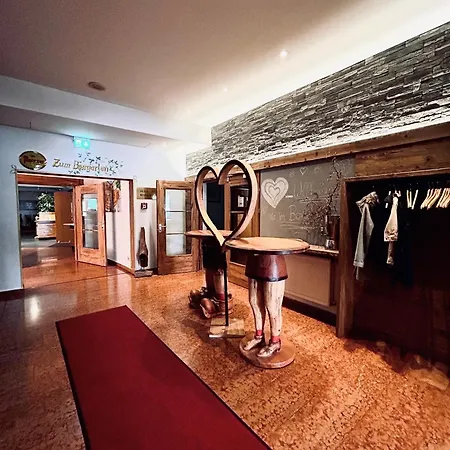 מלון Brauhaus Zu מוראו